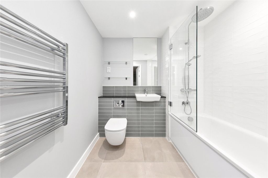 Property photo 3 of 8 Picture No. 10