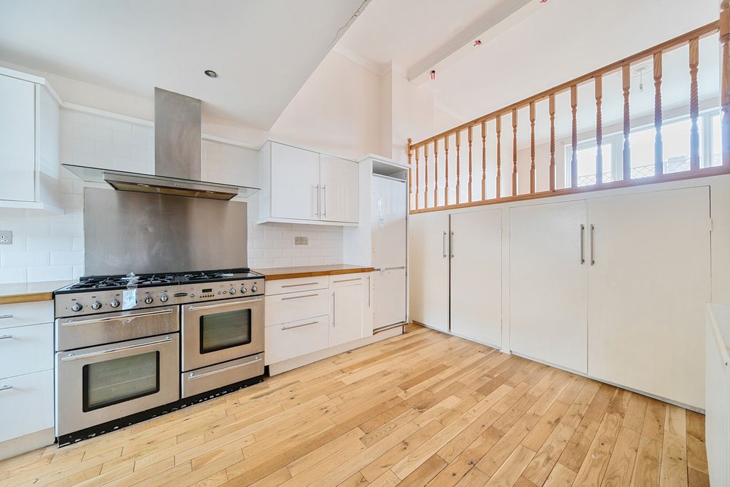 Property photo 3 of 16 Kitchen