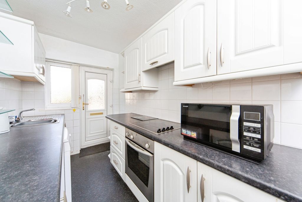Property photo 2 of 8 Pbox-Img.Jpg