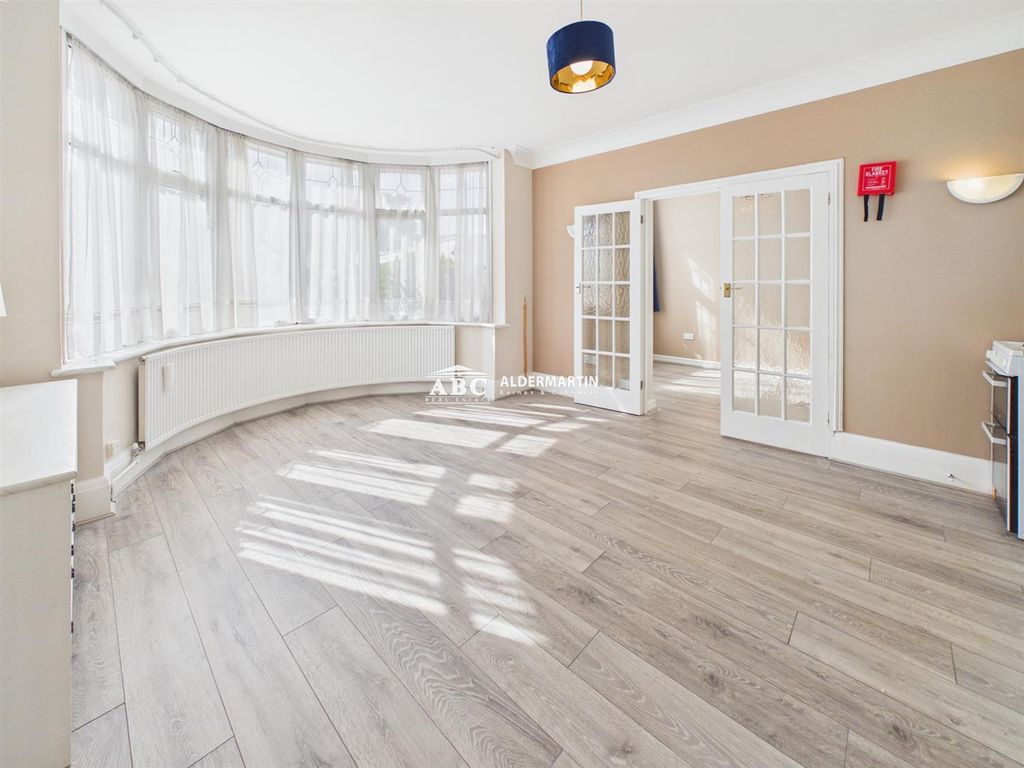 Property photo 2 of 7 Cam03827G0-Pr0147-Still002.Jpg