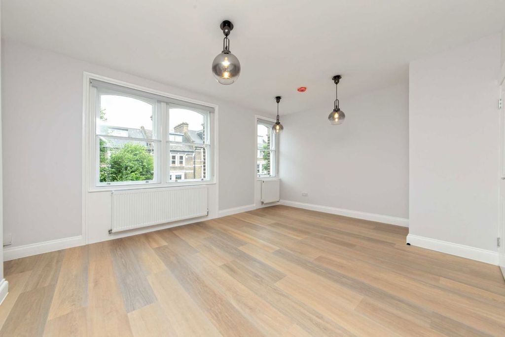 Property photo 2 of 5
