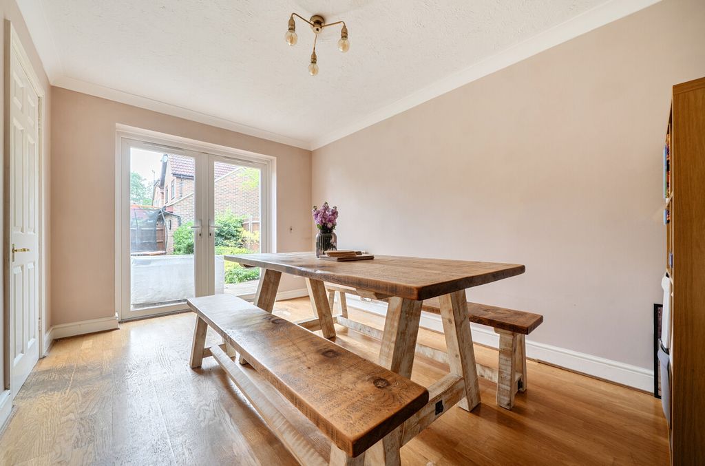 Property photo 3 of 24 1480088-9-6A345Da...