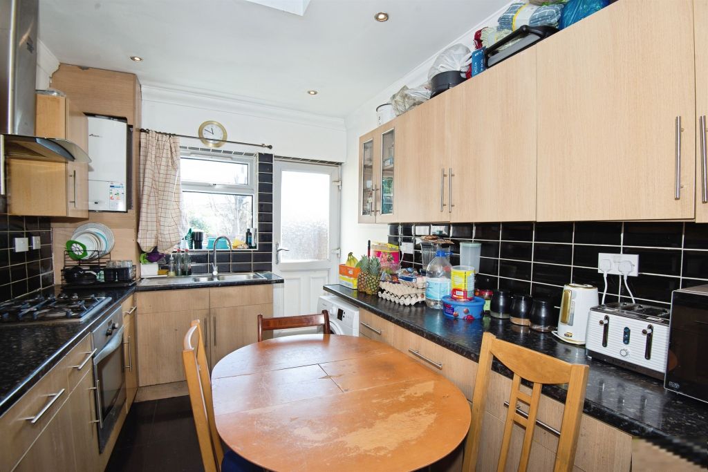 Property photo 2 of 20