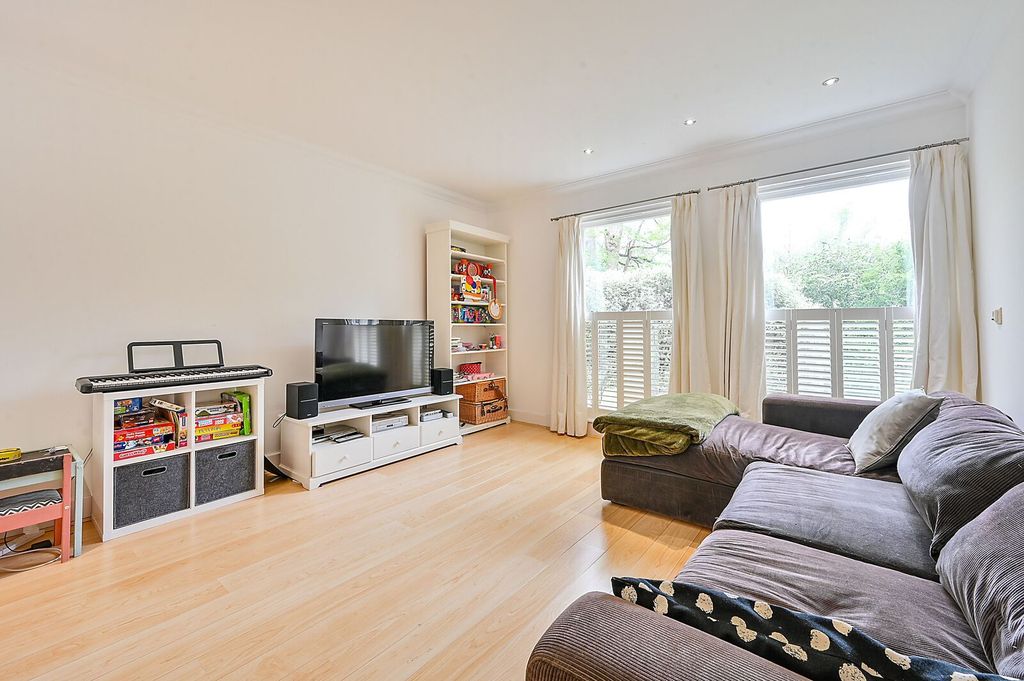 Property photo 1 of 9