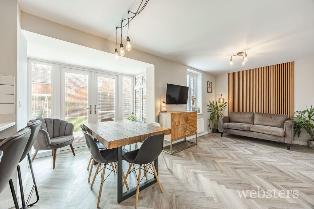 Property photo 2 of 34