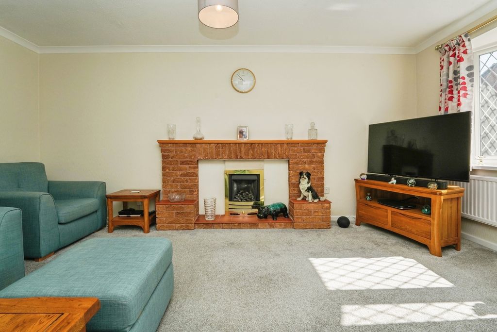 Property photo 3 of 17 Photo