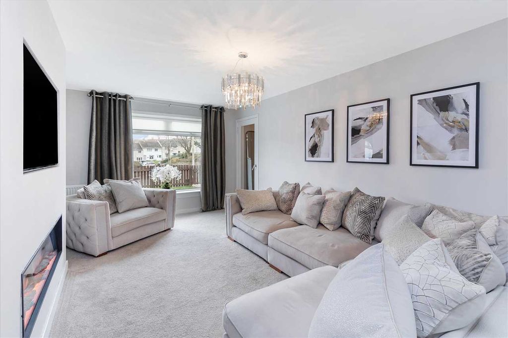 Property photo 2 of 20 Lounge Dining (1)