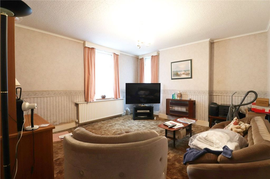 Property photo 3 of 30 Picture No. 07