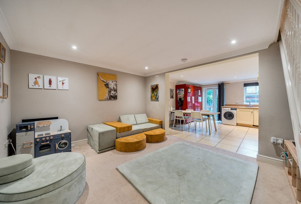 Property photo 3 of 13 1375254-7-69038d4...