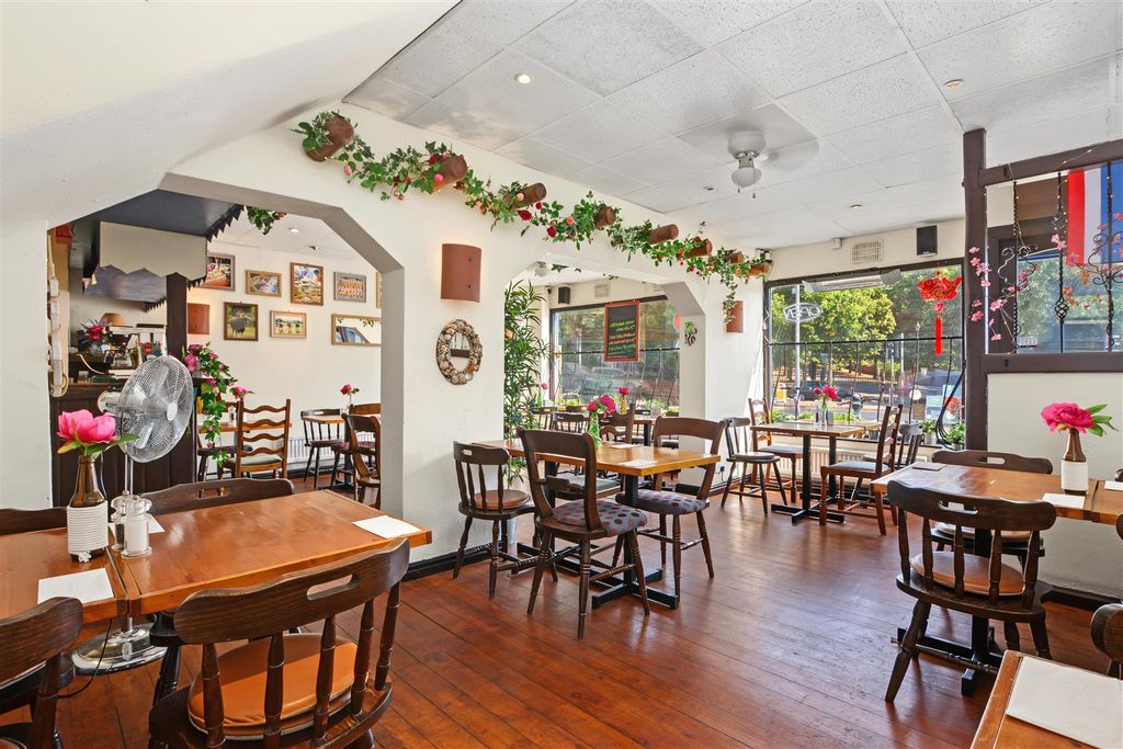 Property photo 2 of 17 Restaurant_2.Jpeg
