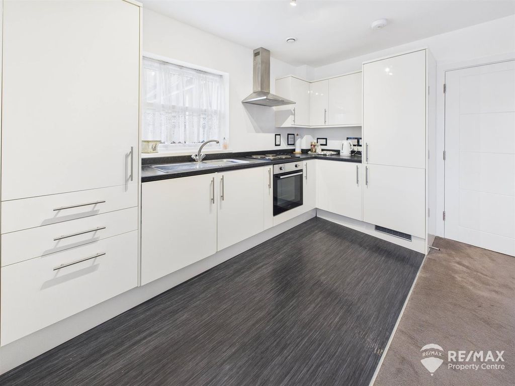 Property photo 3 of 14 Cam02842G0-Pr0292-Still024.Jpg