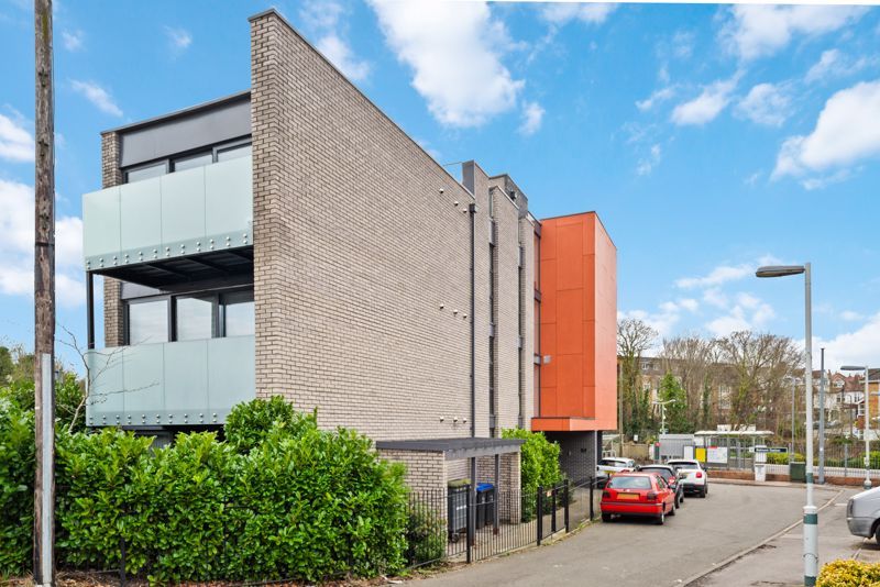 Property photo 1 of 11 Photo 5