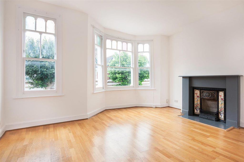 Property photo 2 of 10