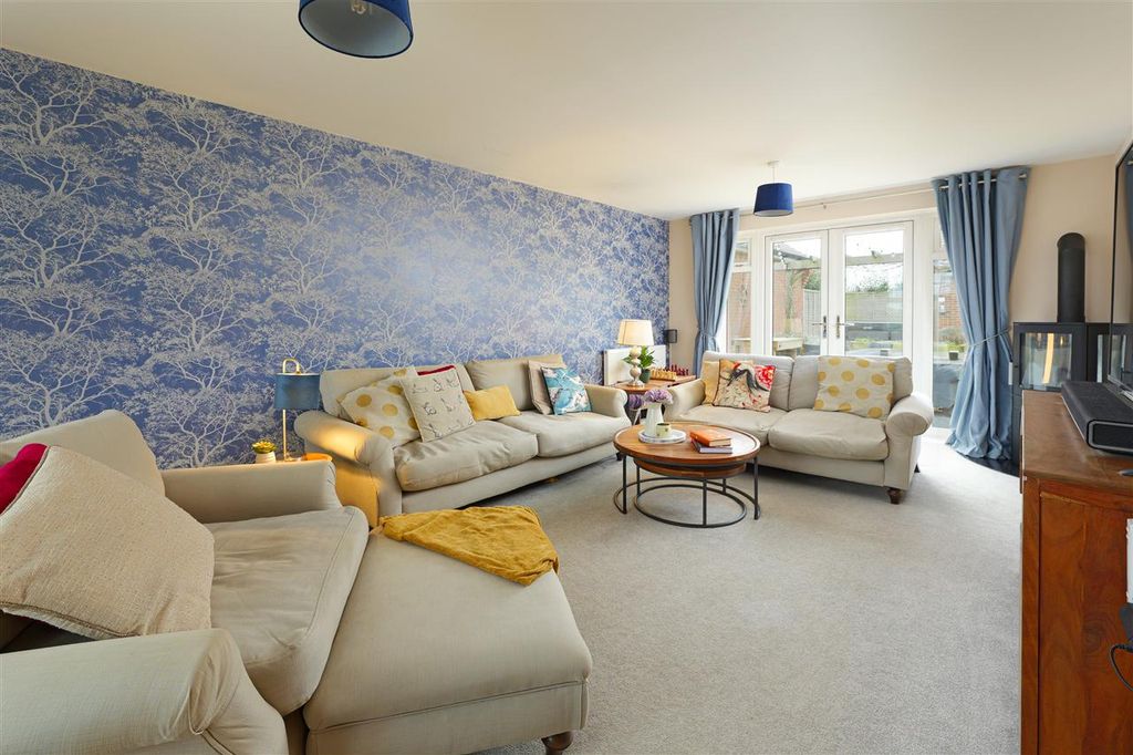 Property photo 3 of 32