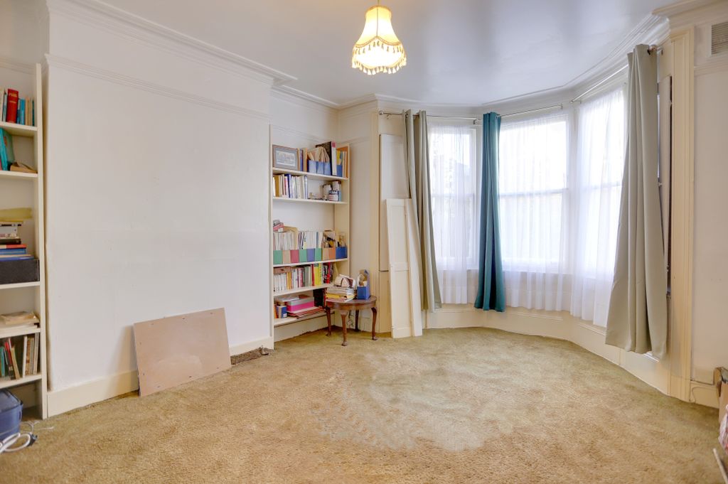 Property photo 3 of 8 1