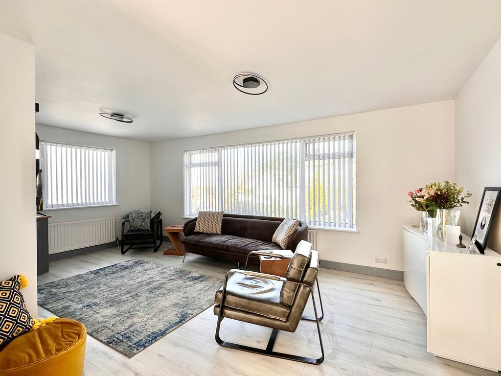 Property photo 2 of 24