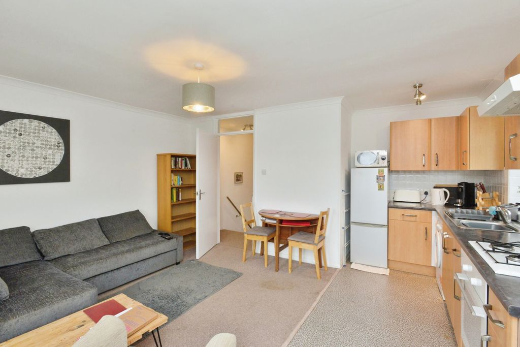 Property photo 2 of 7