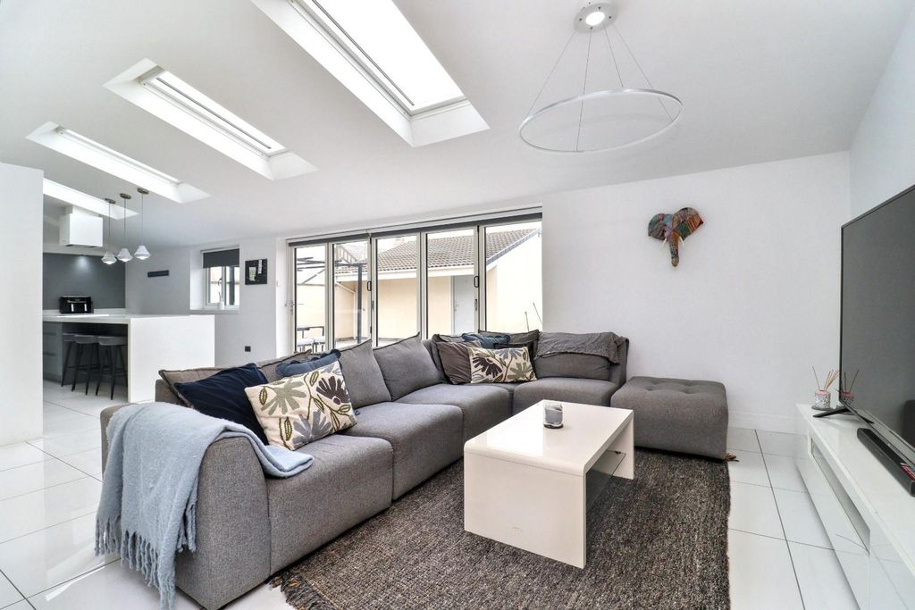 Additional image 12 of 5 bed detached house for saleWainwright Walk, Seaton Carew, Hartlepool TS25
