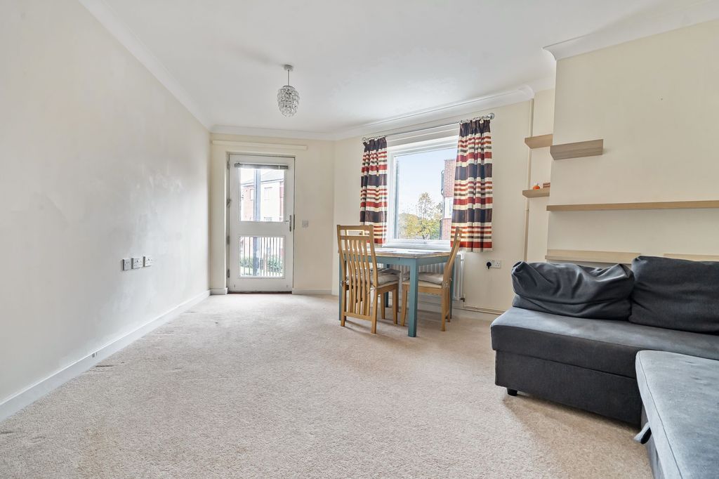 Property photo 2 of 14