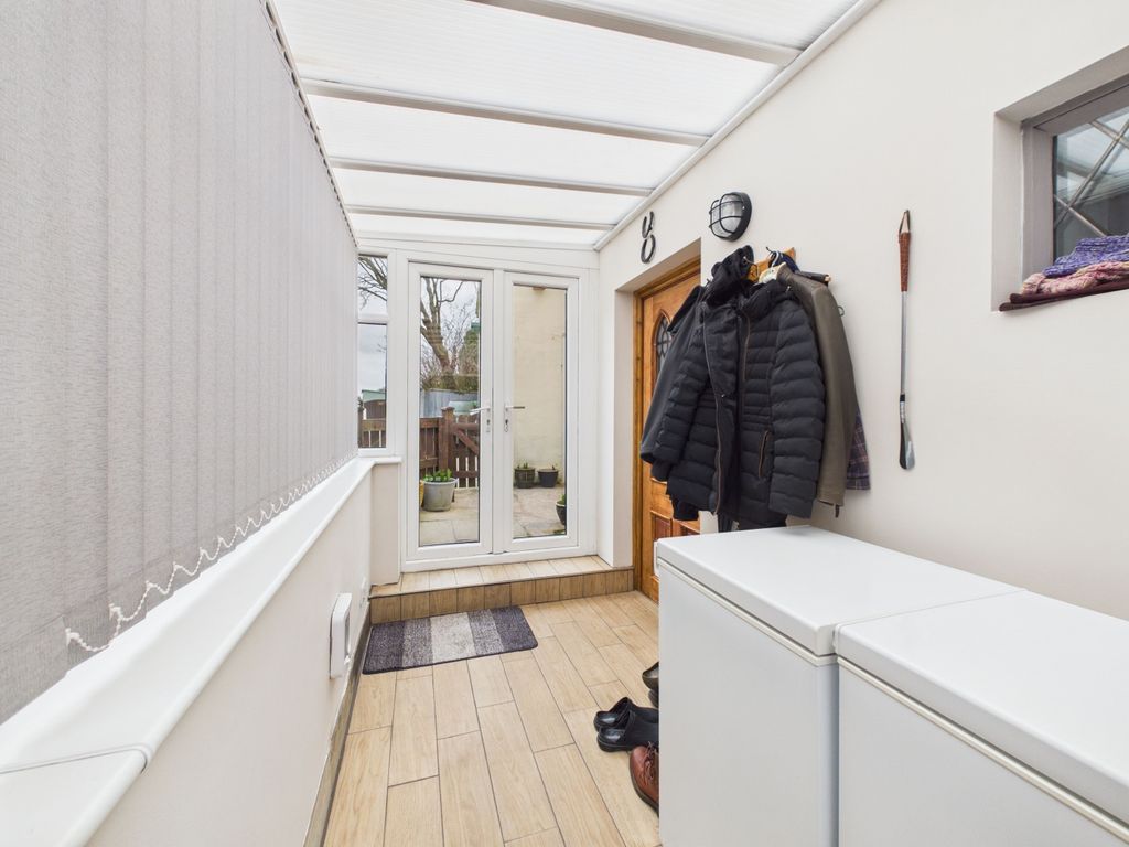 Property photo 2 of 20 Conservatory