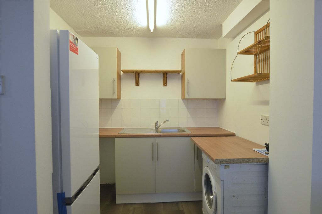 Property photo 3 of 8 Picture No. 13