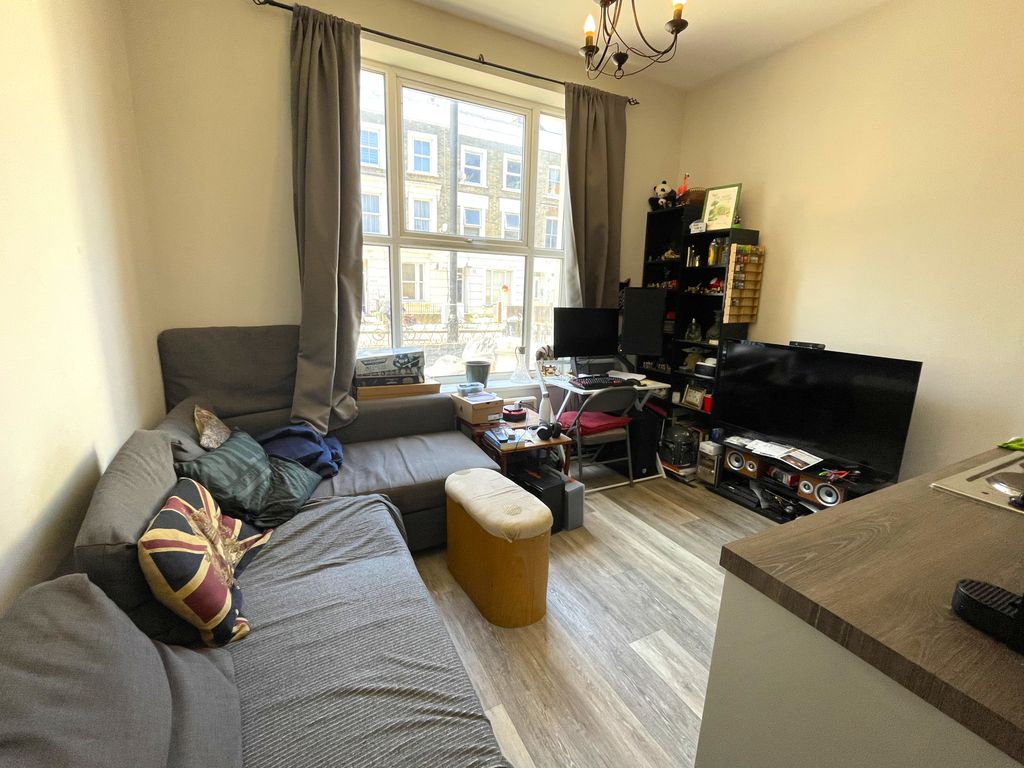 Property photo 3 of 9