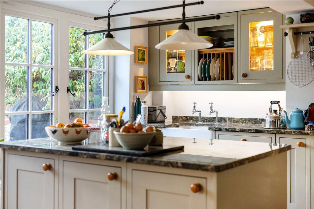 Property photo 3 of 26 Kitchen