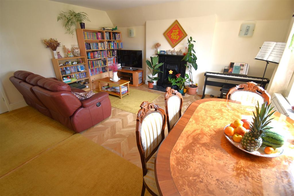 Property photo 3 of 14