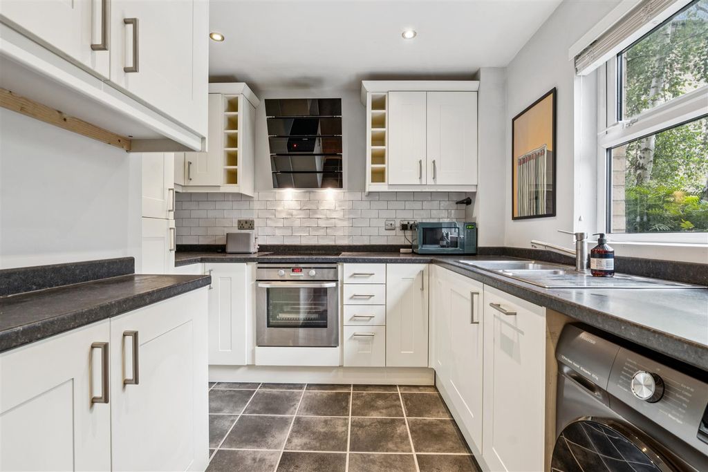 Property photo 2 of 9 8.Jpg