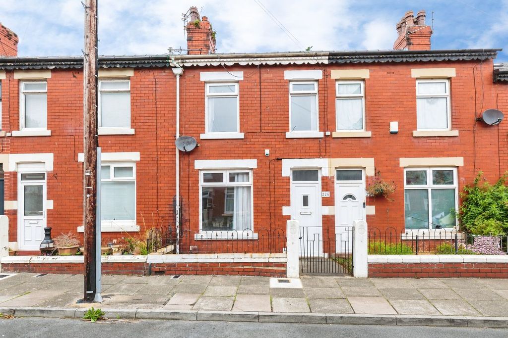 Property photo 1 of 17