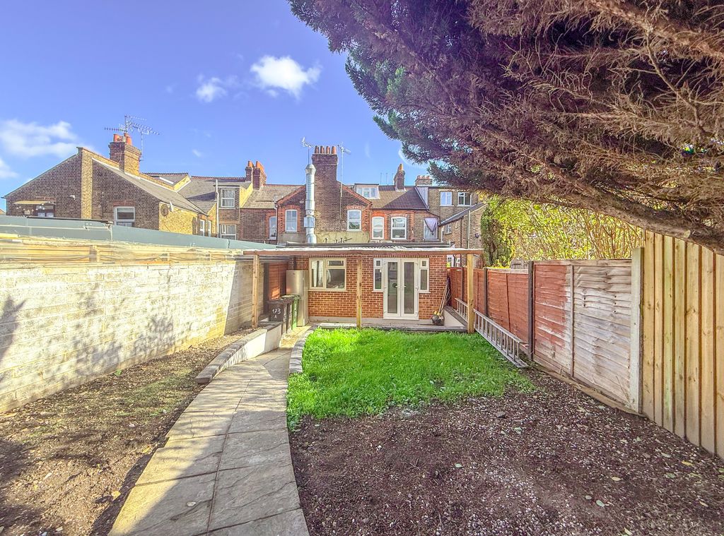 Property photo 1 of 8
