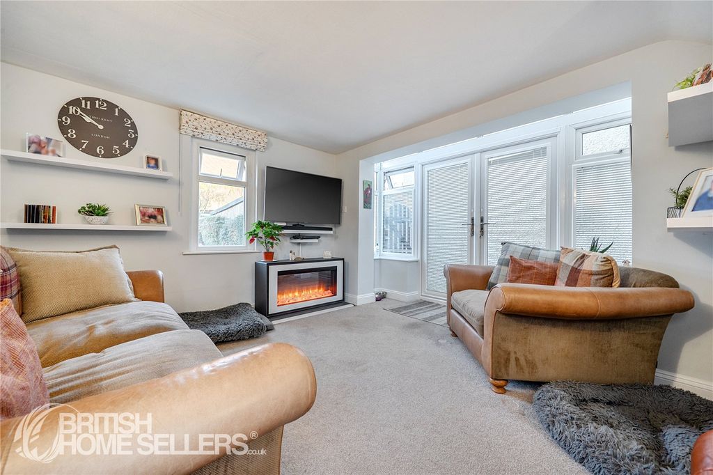 Property photo 3 of 22 Picture No. 20