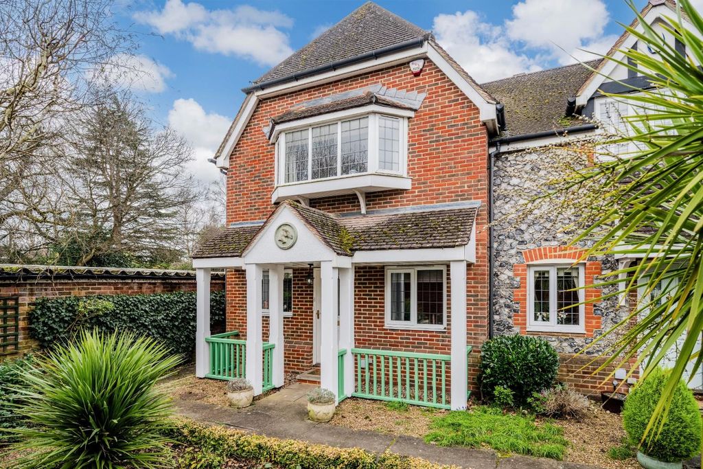 Property photo 1 of 20 Lavender Lodge