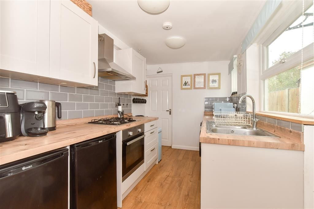 Property photo 3 of 12 Kitchen
