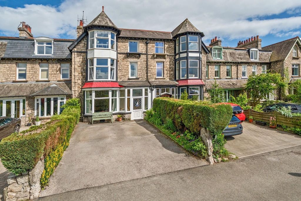 Property photo 1 of 39 1476662-3-6A2c2461c16B8.Jpg