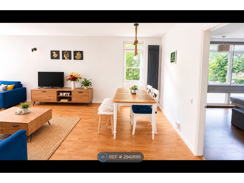 Property photo 3 of 7 Dining Area