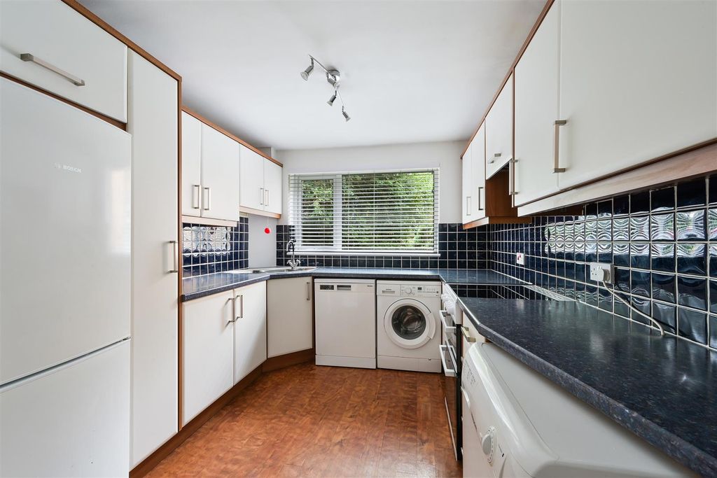 Property photo 1 of 12 Langley House (4).Jpg
