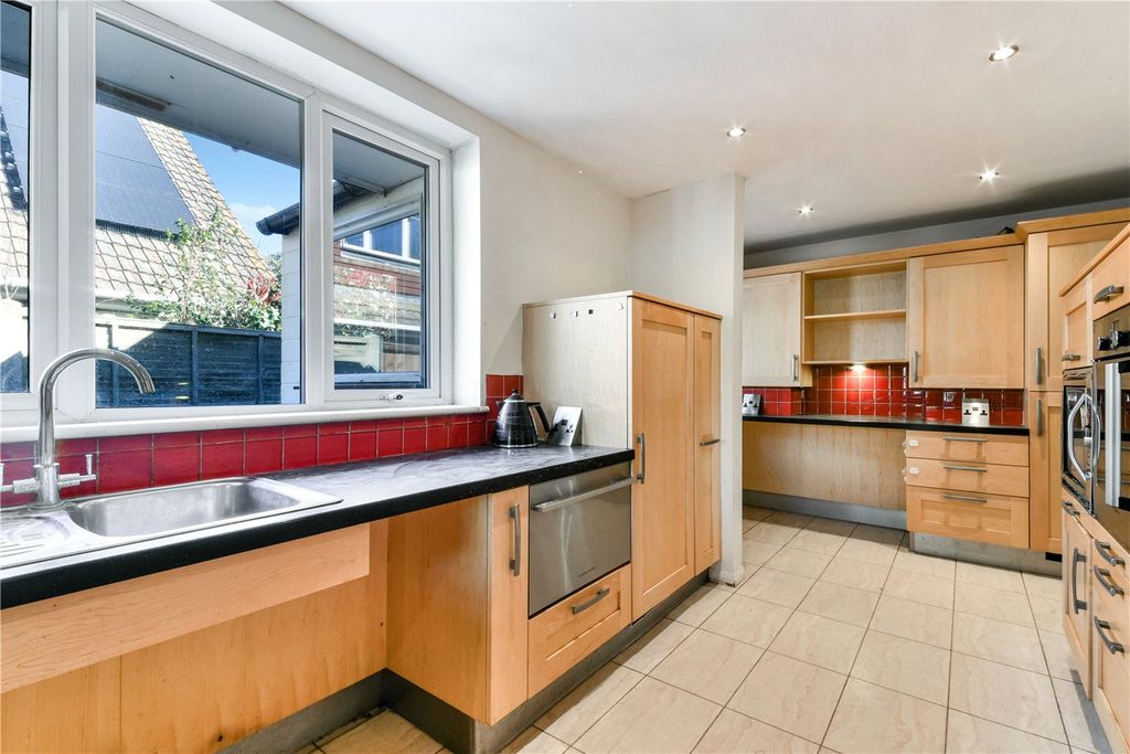 Property photo 2 of 12 Picture No. 06