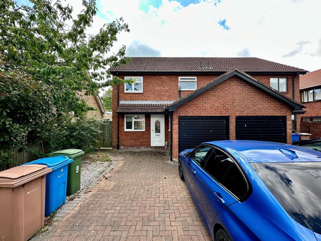 Property photo 1 of 9 External