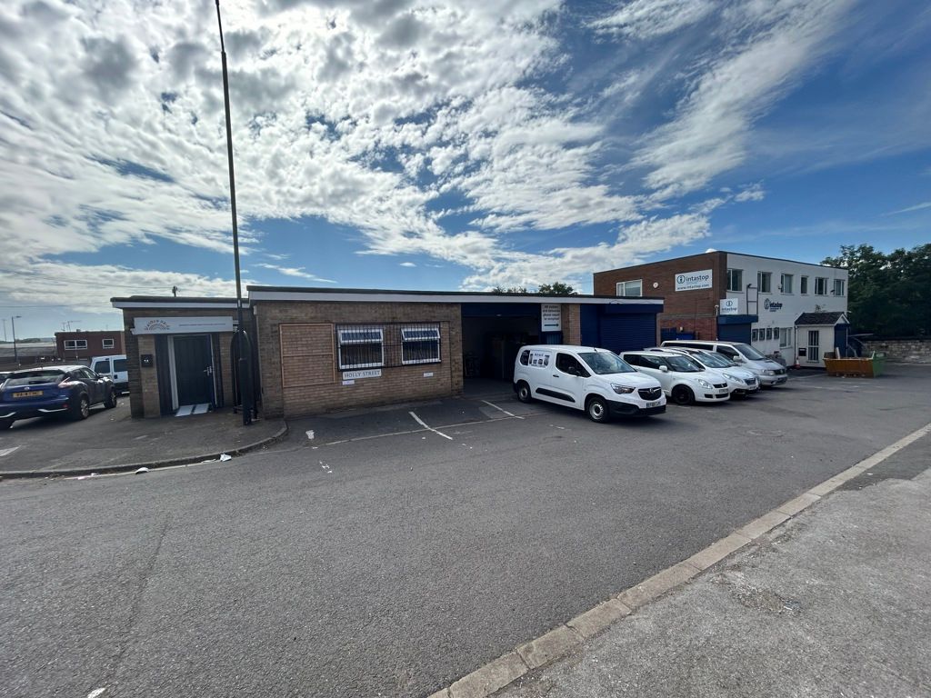 Property photo 3 of 28 Photo 2