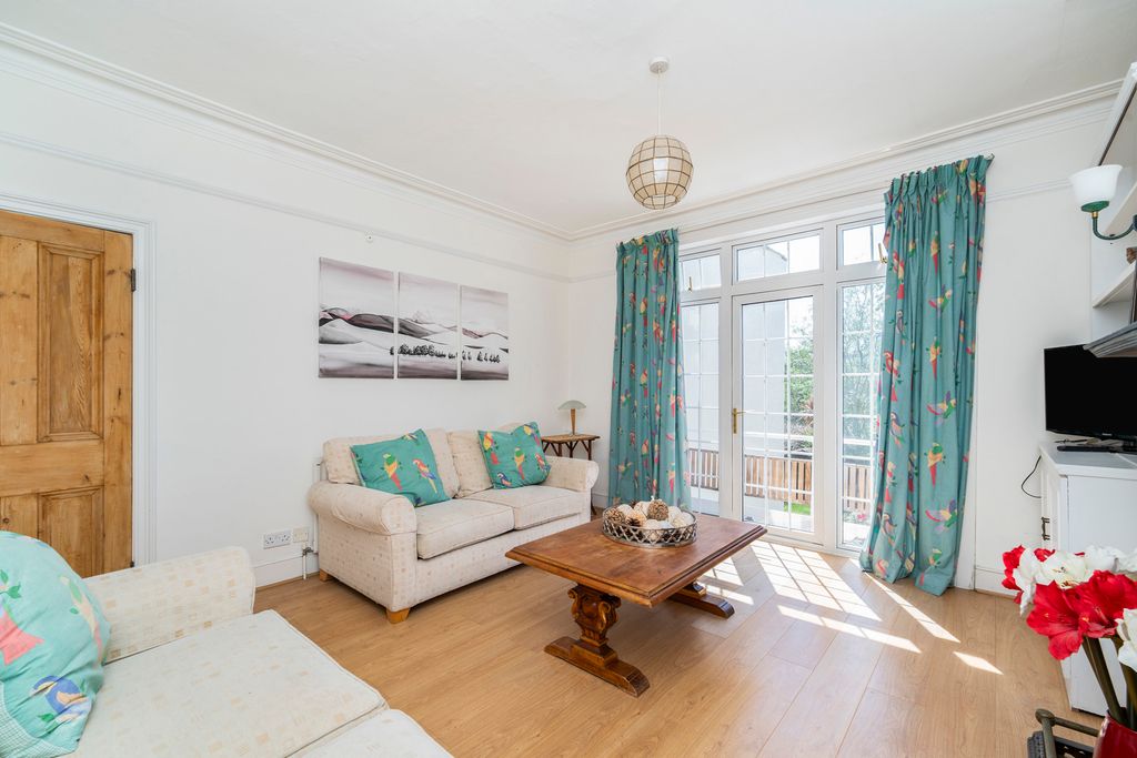 Property photo 3 of 13 Pbox-Img.Jpg
