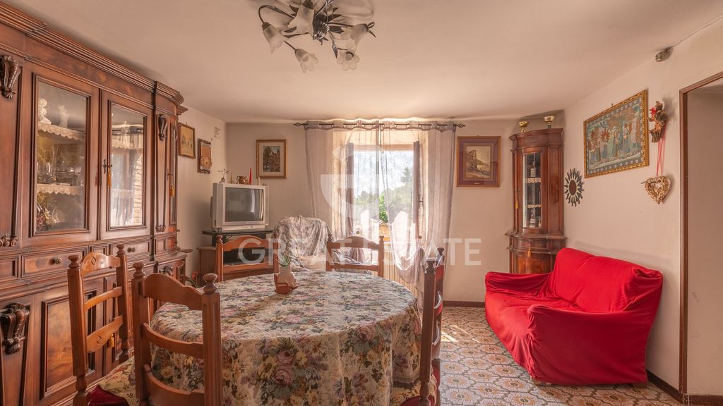 Property photo 2 of 35 Interiors