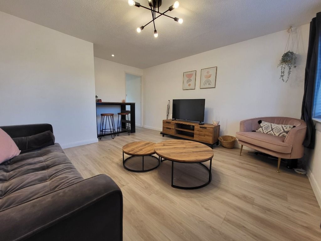 Property photo 3 of 11 Photo 3