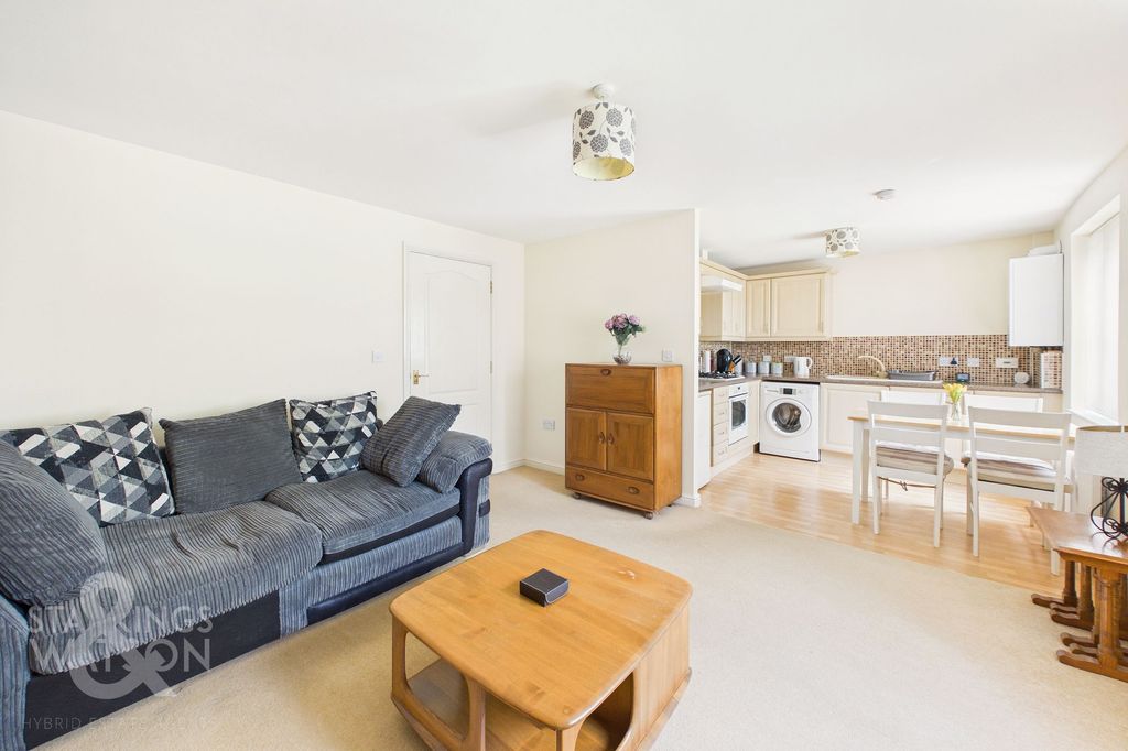 Property photo 2 of 20