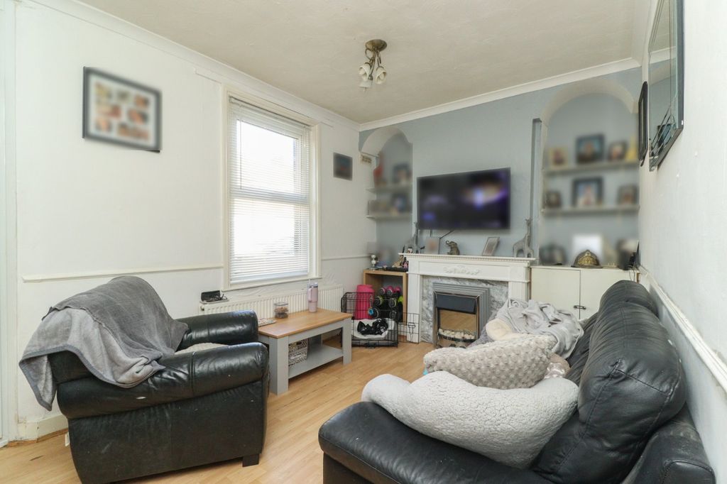 Property photo 2 of 8 Picture 2