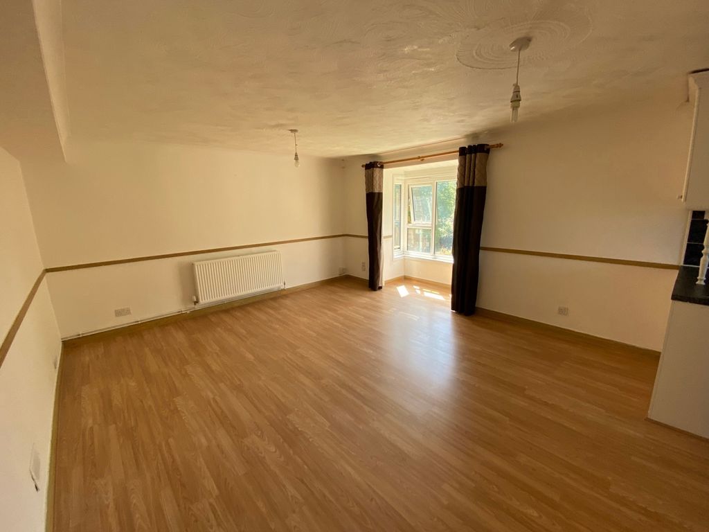Property photo 2 of 7 Photo 6