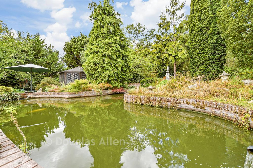 Property photo 1 of 17 External Lifestyle Photograph