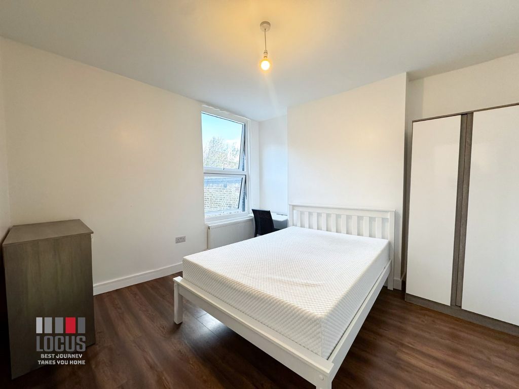 Property photo 1 of 8 Photo 2