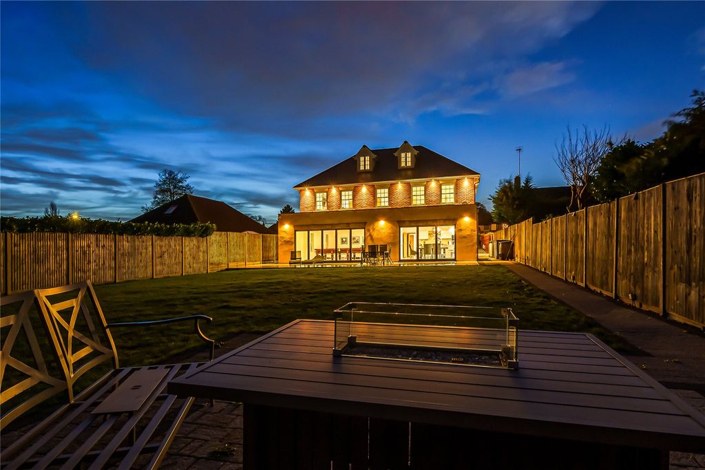 Property photo 1 of 34 Picture No. 39