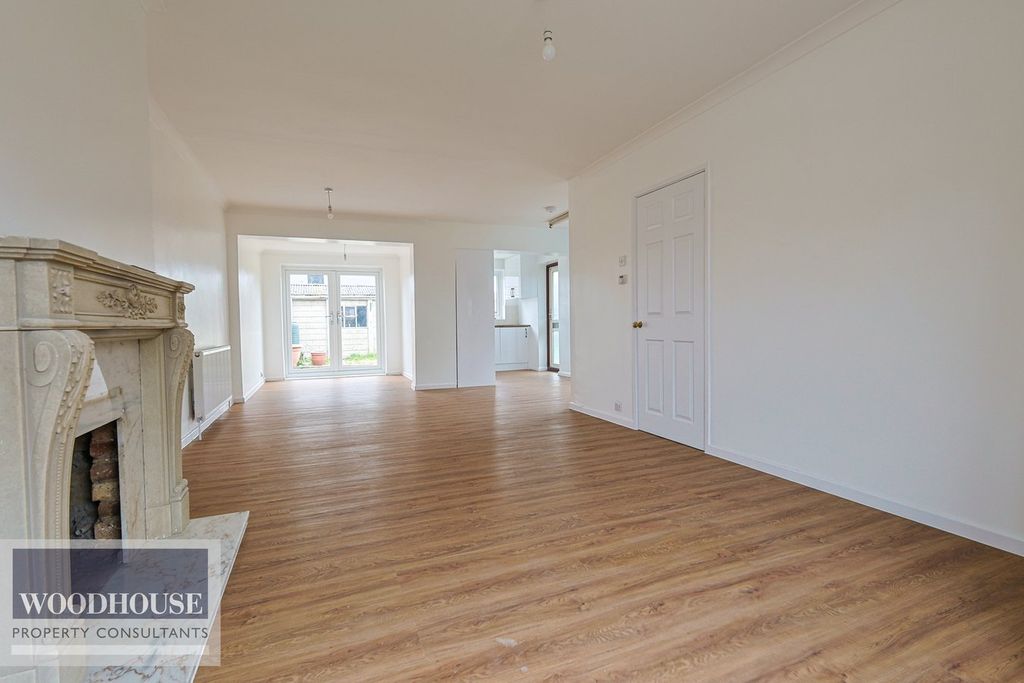 Property photo 2 of 29